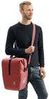 Deuter Valbona 20+5 Gepäckträgertasche 25 Liter redwood - wasserdichte Roll-Top Gepäckträgertasche mit BagFix Halterung, Regenhülle, seitlichen RV-Taschen