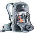 Deuter Attack 16 Fahrradrucksack graphite-shale - 16 Liter, 1420 g, Protektorrucksack mit TÜV/GS, stoßabsorbierend, für 170-195 cm Körpergröße, PFAS-frei, optimale Lastverteilung