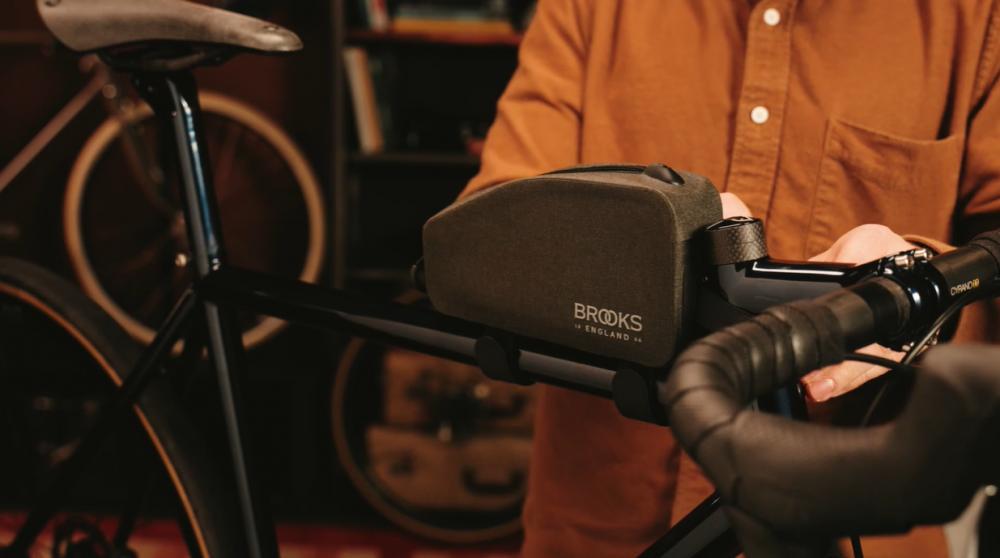 BROOKS Scape Top Tube Bag with Bolts Mud Green - wasserdichte Oberrohrtasche 1,5 Liter aus 600D Polyester mit Hypalon-Details - 150 g leicht, 210x40x110 mm