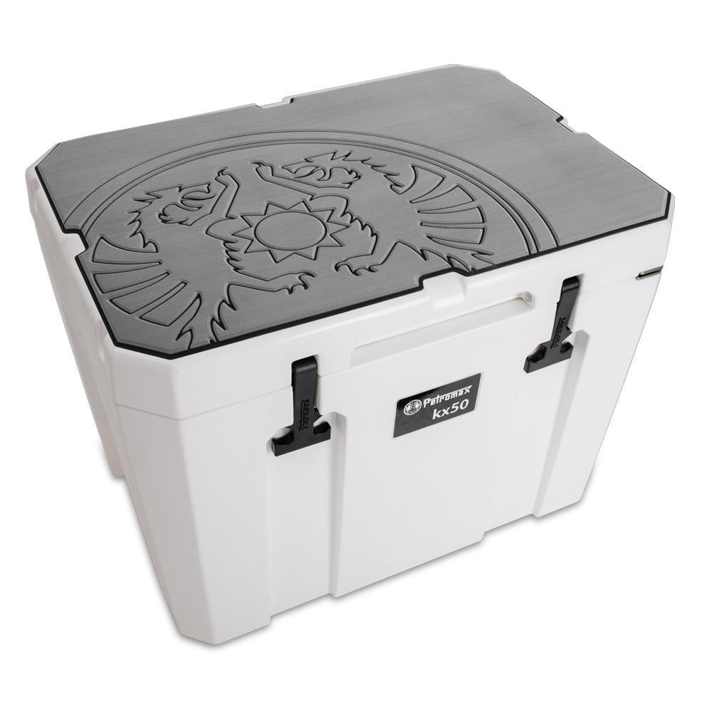 Petromax Haft-Auflage für Kühlbox kx50, grau mit Drachenemblem, selbstklebend, schützt vor Kratzern, UV-Strahlung und Nässe, rutschfest, passend für 50-Liter-Kühlbox