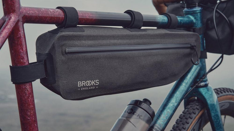 BROOKS Scape Frame Bag Mud Green - wasserdichte Rahmentasche 3 Liter mit Reißverschluss & Klettbefestigung - ideal für Gravel, Touring & Bikepacking