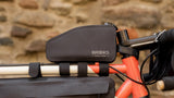 BROOKS Scape Top Tube Bag with Bolts Black - wasserdichte Oberrohrtasche 0,9 Liter mit Schraubmontage & Kabeldurchführung - ideal für Gravel & Bikepacking