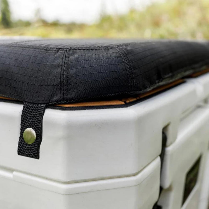Petromax Sitzkissen für Kühlbox kx25  Robustes 600D Ripstop-Gewebe, Anti-Rutsch-Unterseite, 4-Punkt-Druckknopfsystem, ideal für Outdoor-Abenteuer