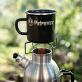 Petromax Emaille-Becher PX-MUG-S, schwarz, 370 ml  robuster, hitzebeständiger und kratzfester Outdoor-Kaffeebecher aus emailliertem Stahl mit Edelstahlrand, ideal für Camping und Trekking