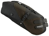 BROOKS Scape Seat Bag Mud Green - wasserdichte Bikepacking-Satteltasche 8 Liter, Holster + herausnehmbarer Drybag