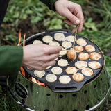 Petromax Poffertjespfanne Gusseisen Ø30cm für 30 Mini-Pfannkuchen, optimale Wärmeverteilung, geeignet für Feuer, Ofen und Herd