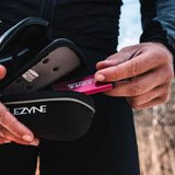 Lezyne Reparaturset METAL Kit Alu 6 Schlauchflicken 1 Anrauher seitliche Öffnung hellgrau