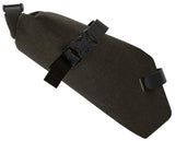 BROOKS Scape Saddle Roll Bag Mud Green - kompakte wasserdichte Satteltasche 1 Liter mit Rollverschluss & Riemenbefestigung - ideal für Gravel & Bikepacking