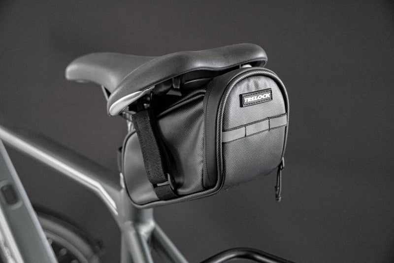 Trelock Satteltasche für ZR355/ZR455 Einsteckkette, schwarz, wetterfest, reflektierend, Halterung für Vector Rücklicht, passend für 100cm & 150cm Ketten