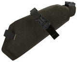 BROOKS Scape Saddle Roll Bag Mud Green - kompakte wasserdichte Satteltasche 1 Liter mit Rollverschluss & Riemenbefestigung - ideal für Gravel & Bikepacking