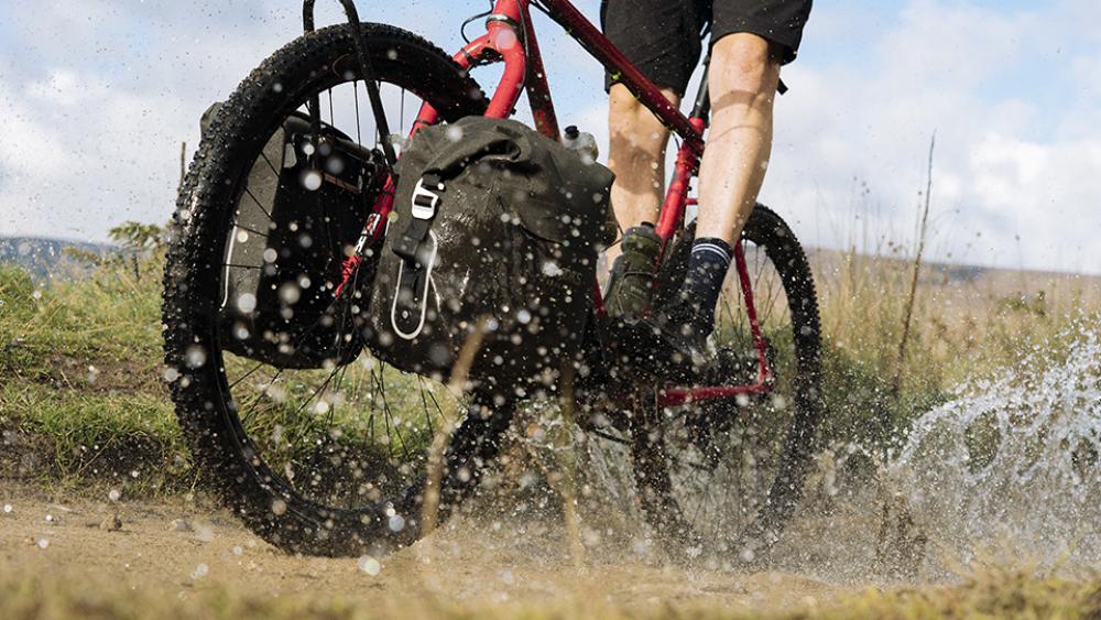 BROOKS Scape Pannier Small Black - wasserdichte Fahrradtasche 10-13 Liter aus 600D Polyester mit Hypalon-Details - 760 g leicht, 260x150x300-400 mm